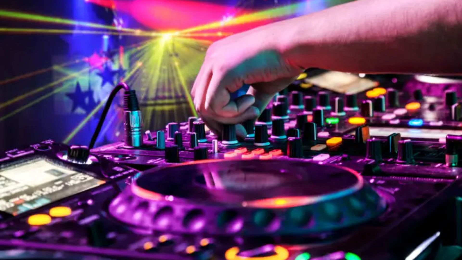 Things to Consider when Hiring a Live Band / DJ / Entertainment
