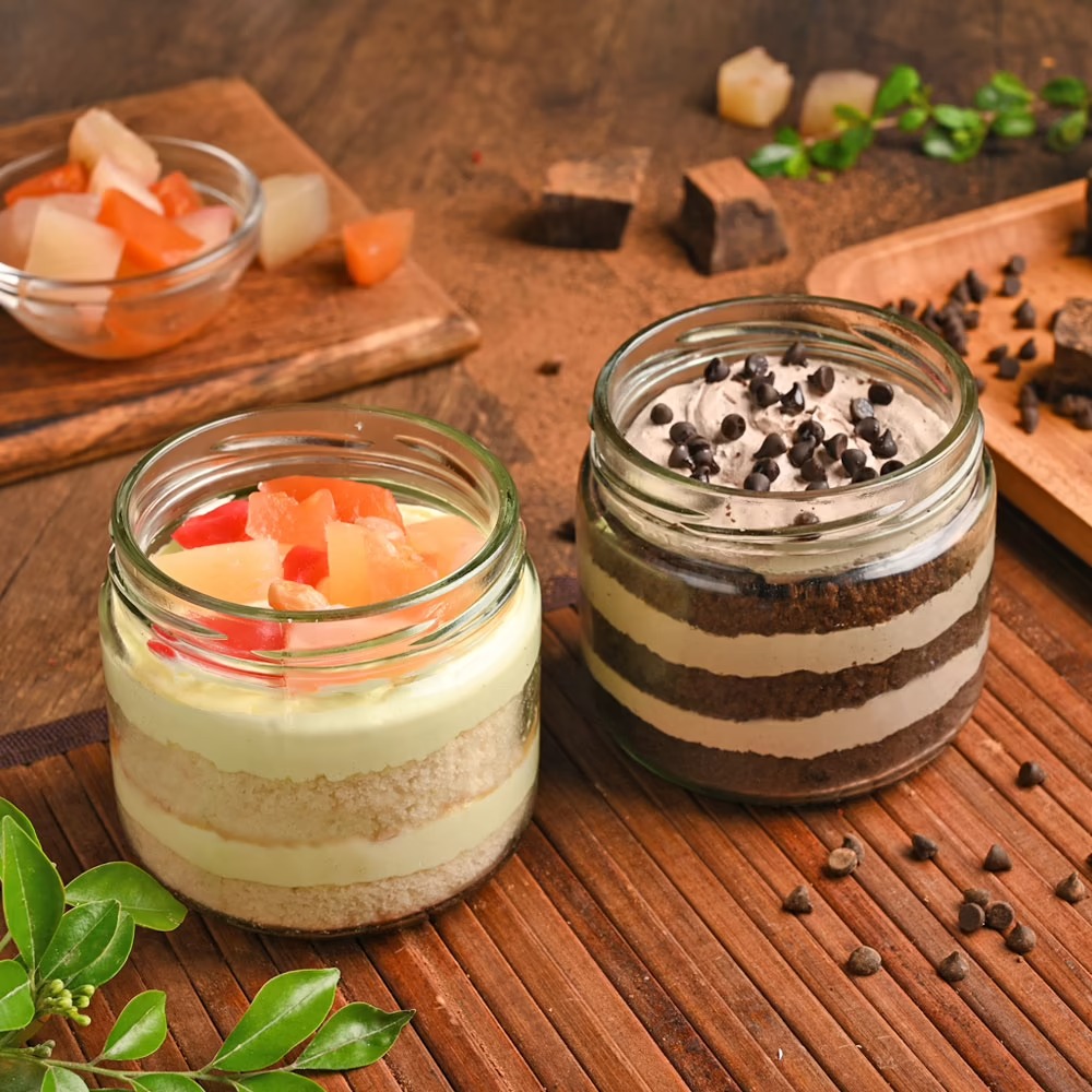 Choco-Chips And Fruit Jar Cake Combo